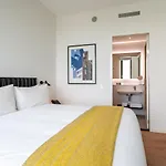 Premier 아파트호텔